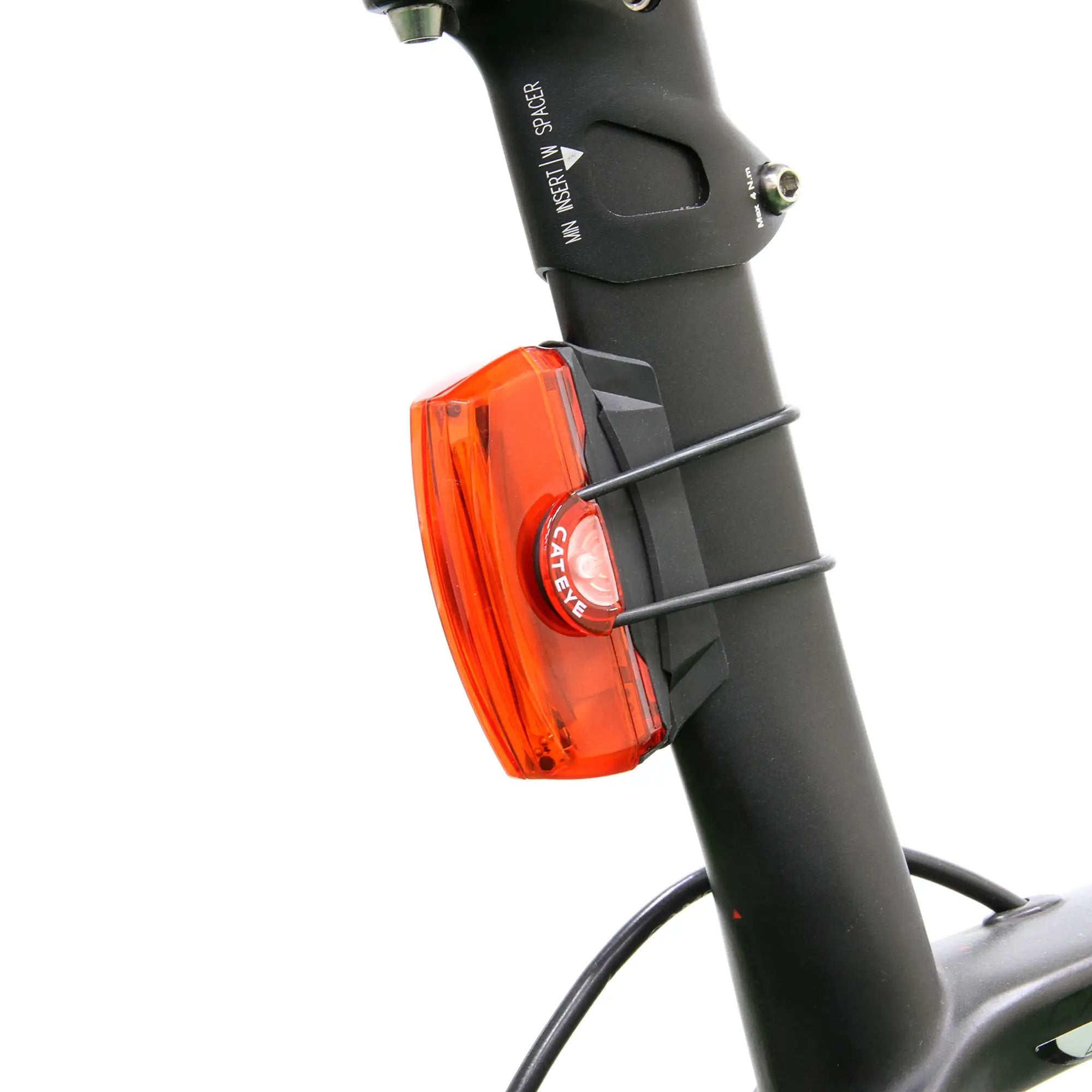 A CATEYE Sharp Aero Rubber Base for Rapid X2/X3 secures a red CATEYE tail light to a black bike seat post, providing reliable visibility and a stable mount, even for aero style seatposts.